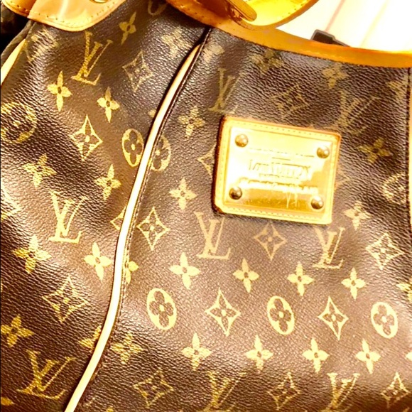 COPY - Authentic Louis Vuitton PM Galleria - Picture 2 of 16
